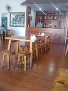 餐饮店木纹地板案例-茂名兰州牛肉拉面店
